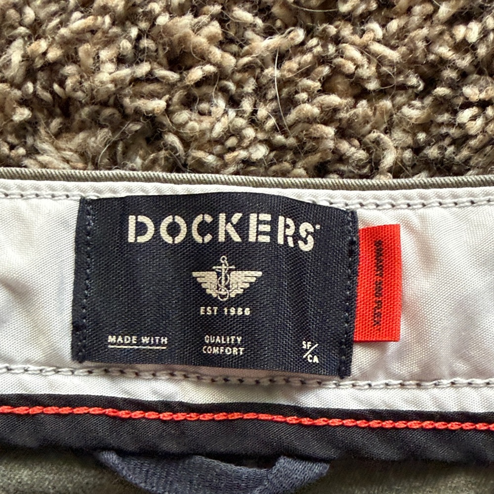 Docker’s Men's Olive Chinos, Size 34 - Picture 2 of 4
